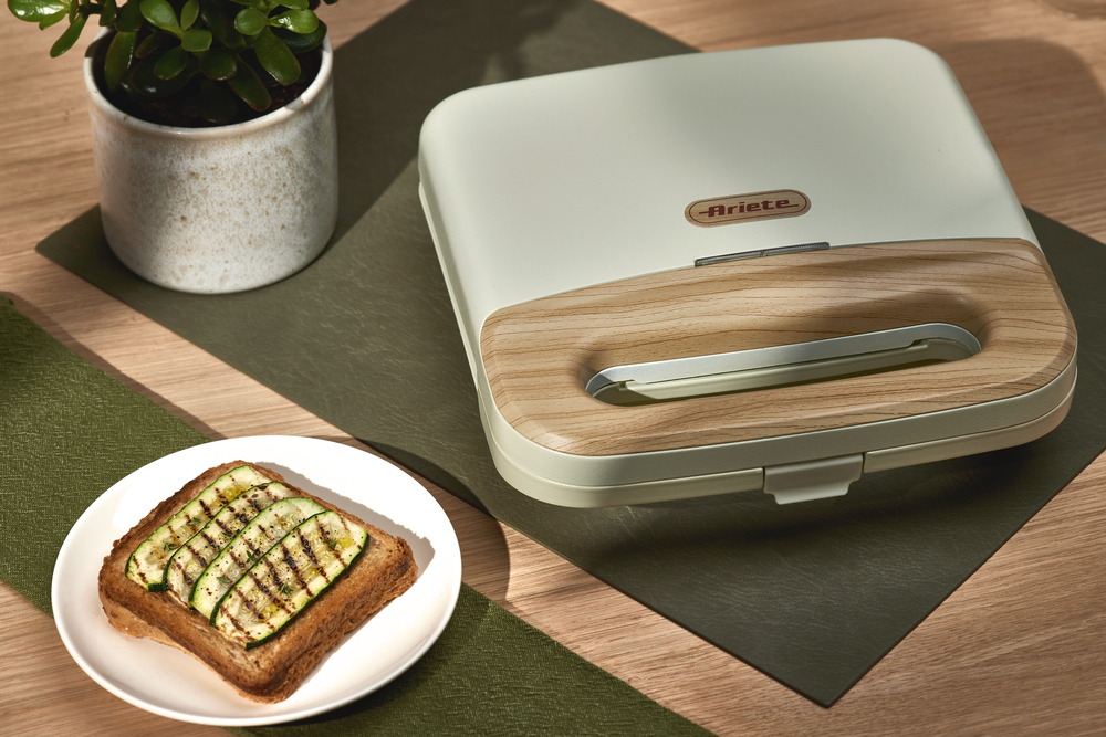 tostiera breakfast wood