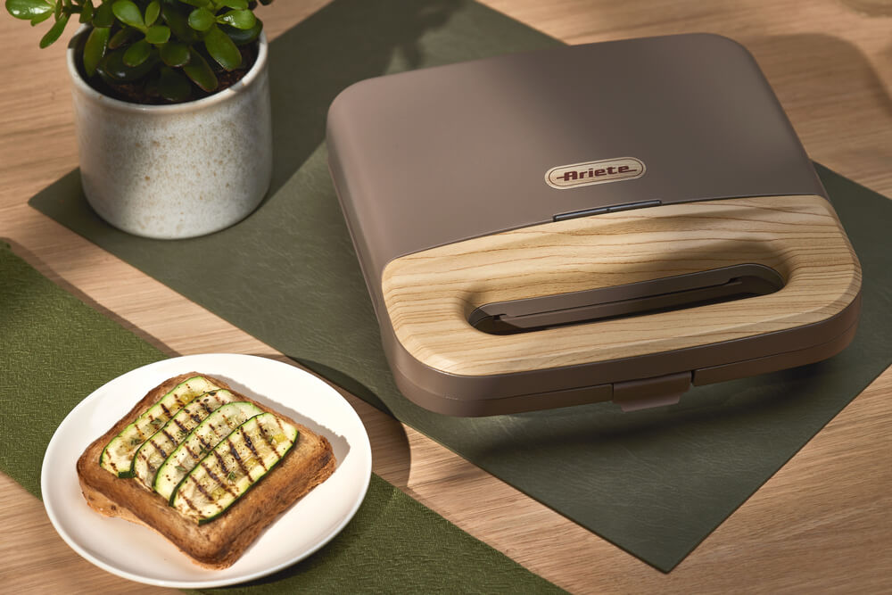 tostiera breakfast wood